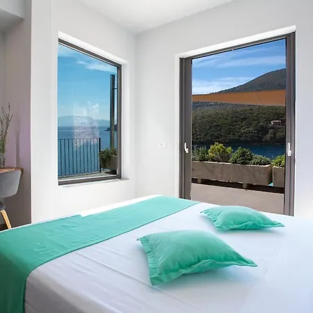 Kalamos -elegant With Direct Sea Access Sivota