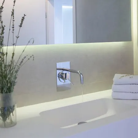Kalamos -elegant With Direct Sea Access Villa *