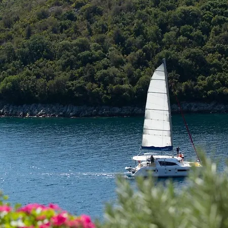 Villa Kalamos -elegant With Direct Sea Access Sivota