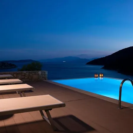 Kalamos -elegant With Direct Sea Access Villa *