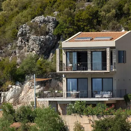Kalamos -elegant With Direct Sea Access Villa
